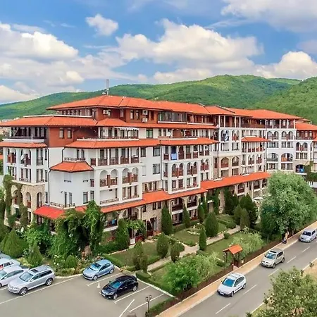 Апартамент Two In Etara 3, *