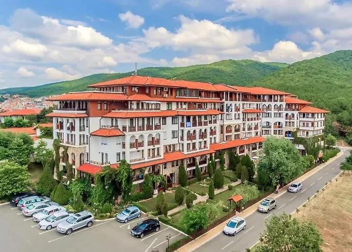 Апартамент Two In Etara 3, *